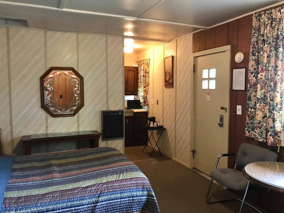 Chamber Lane Motel Round Lake Exterior foto