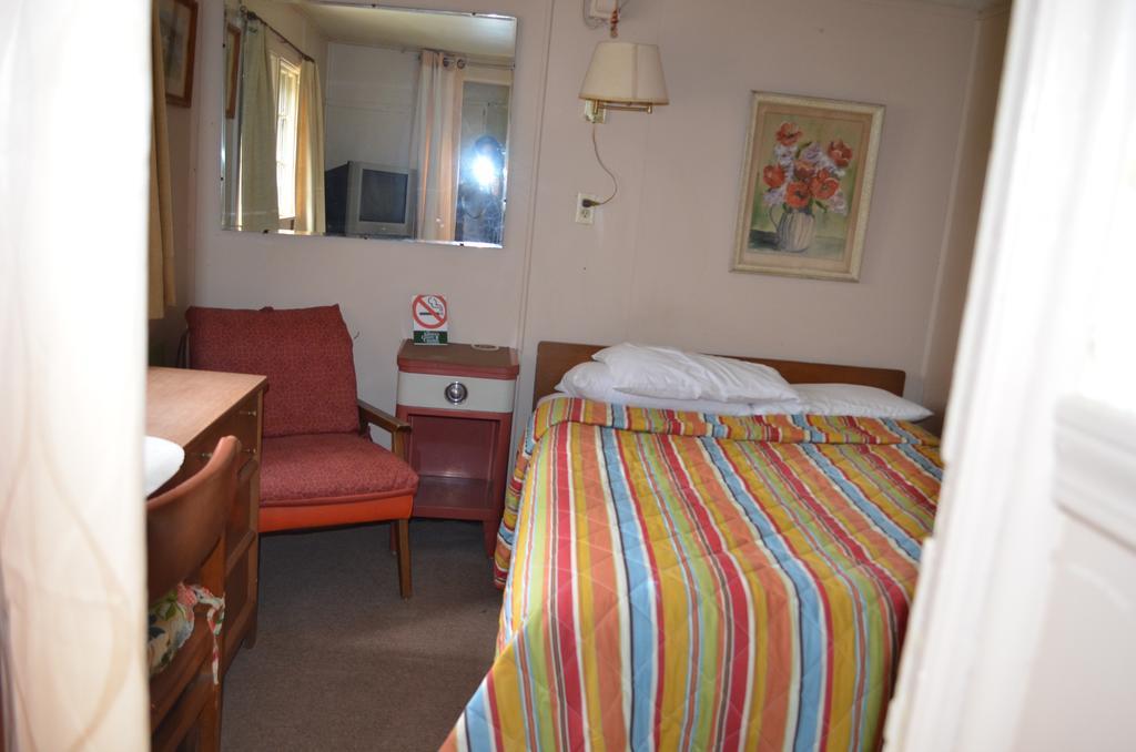Chamber Lane Motel Round Lake Exterior foto