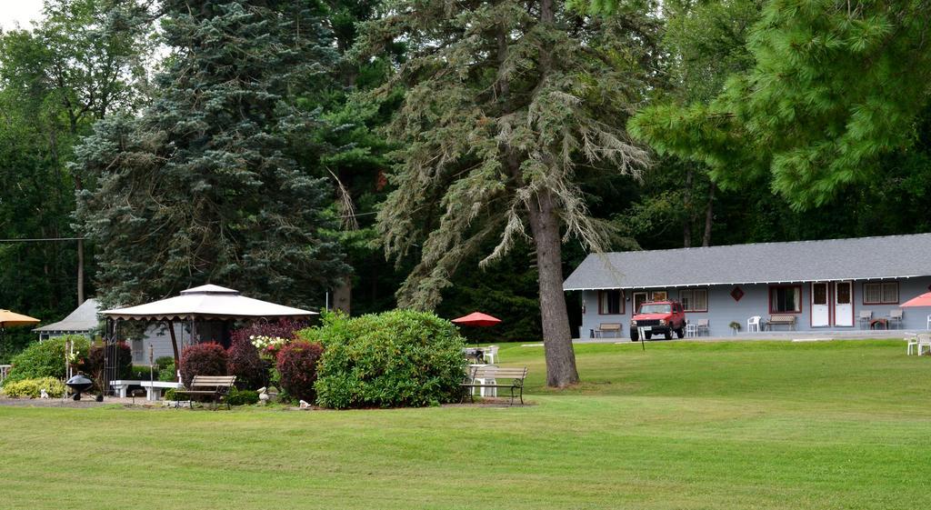 Chamber Lane Motel Round Lake Exterior foto