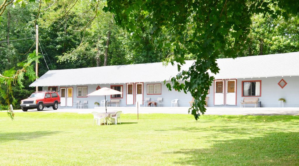 Chamber Lane Motel Round Lake Exterior foto